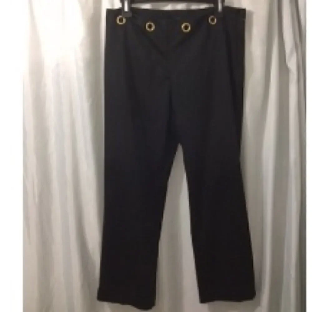 Michael Kors 6 Black grommets detail cropped pants